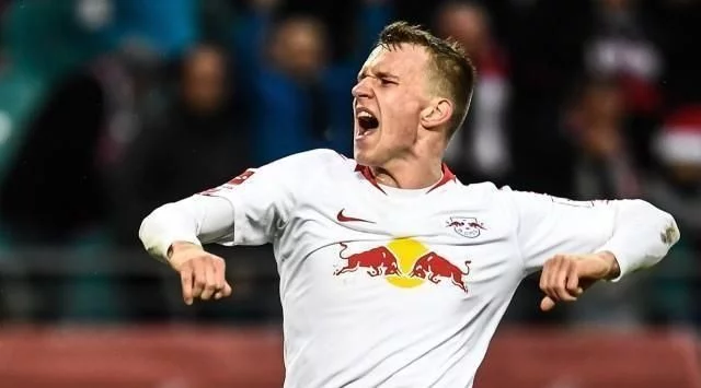 透露了两位 透露了两位