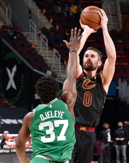 正是因为她 正是因为她